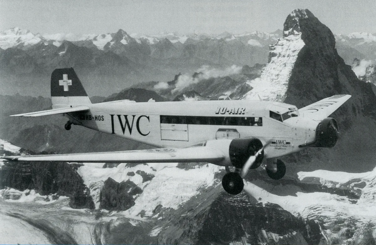 Auf dem Weltumrundungsversuch flog die Ju-52 im Januar vor 25 Jahren am Matterhorn vorbei. Die Ju-52 startete im Jahr 2000 vom Dübendorfer Flugplatz zu einer Weltumrundung.